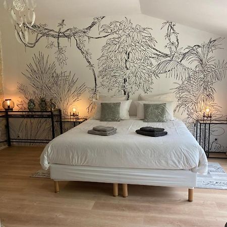 エグファイユ・ドニ La Chaumeauniere Bed & Breakfast エクステリア 写真