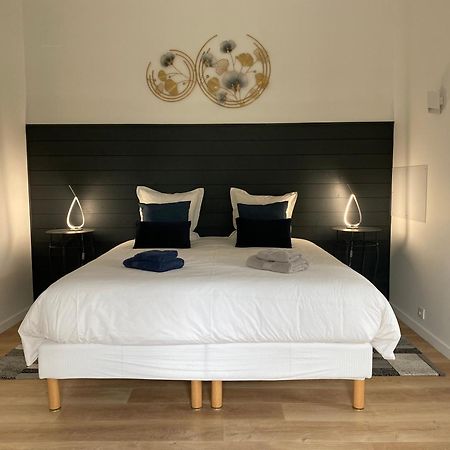 エグファイユ・ドニ La Chaumeauniere Bed & Breakfast エクステリア 写真