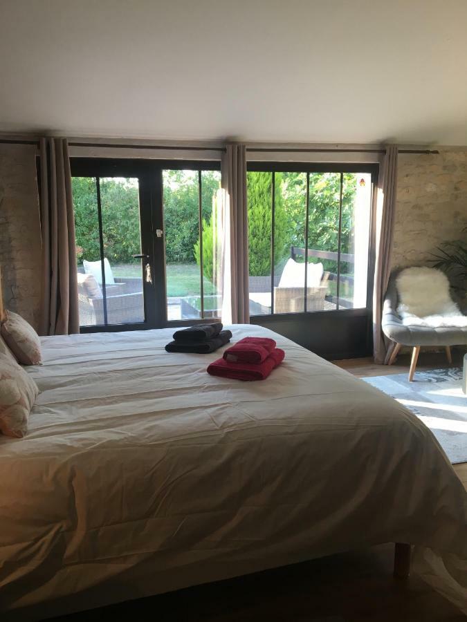 エグファイユ・ドニ La Chaumeauniere Bed & Breakfast エクステリア 写真